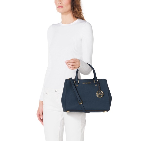 MK Large Navy Saffiano Sutton Satchel -w/ dust bag - Picture 4 of 7